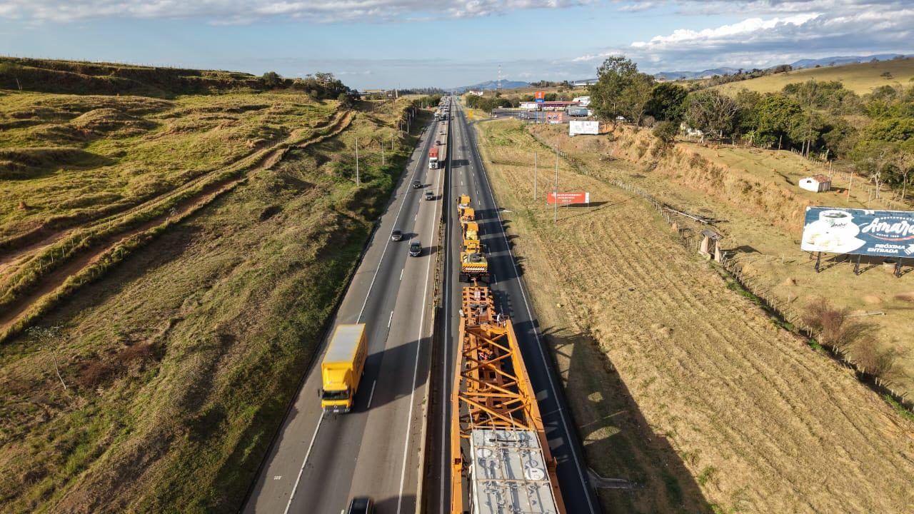 Imagem ilustrativa de comboio de carga especial em operação rodoviária